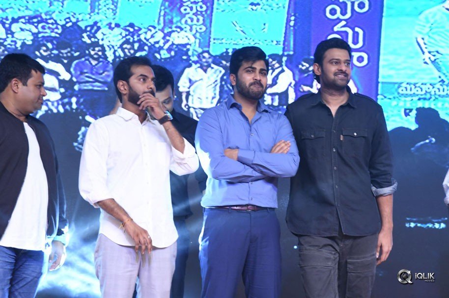 Mahanubhavudu-Movie-Pre-Release-Function
